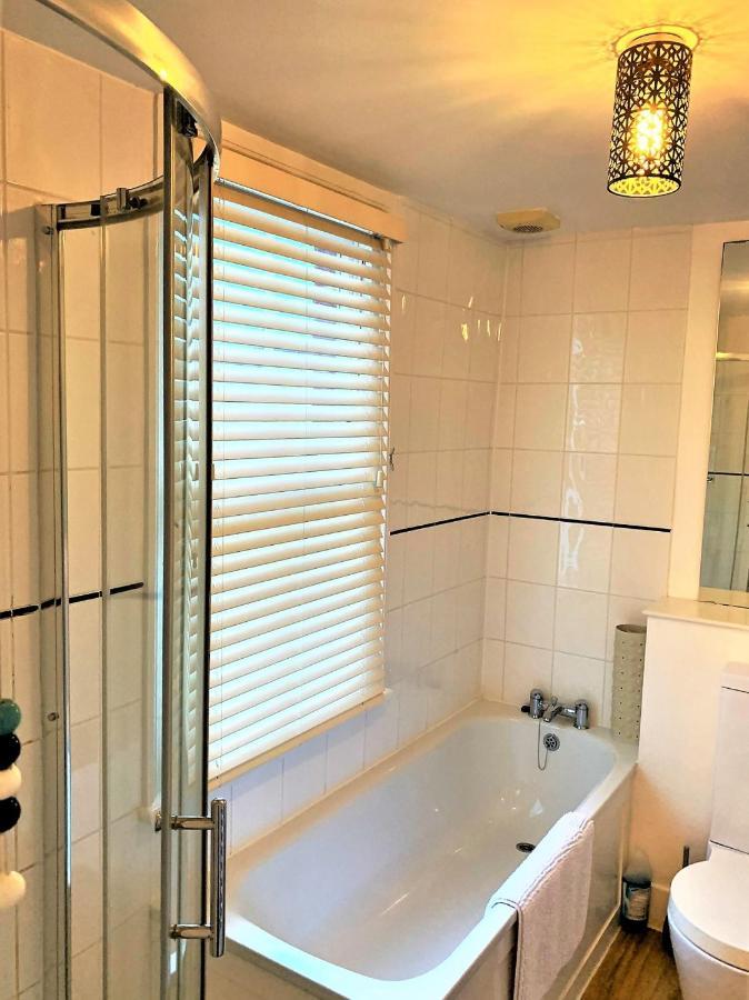 Riverside Channel5 "Holidays Homes In The Sun" Featured Central Canterbury Cottage With Free Parking Extérieur photo