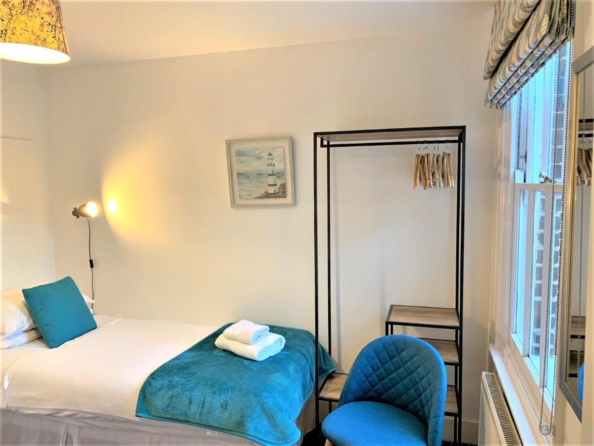 Riverside Channel5 "Holidays Homes In The Sun" Featured Central Canterbury Cottage With Free Parking Extérieur photo