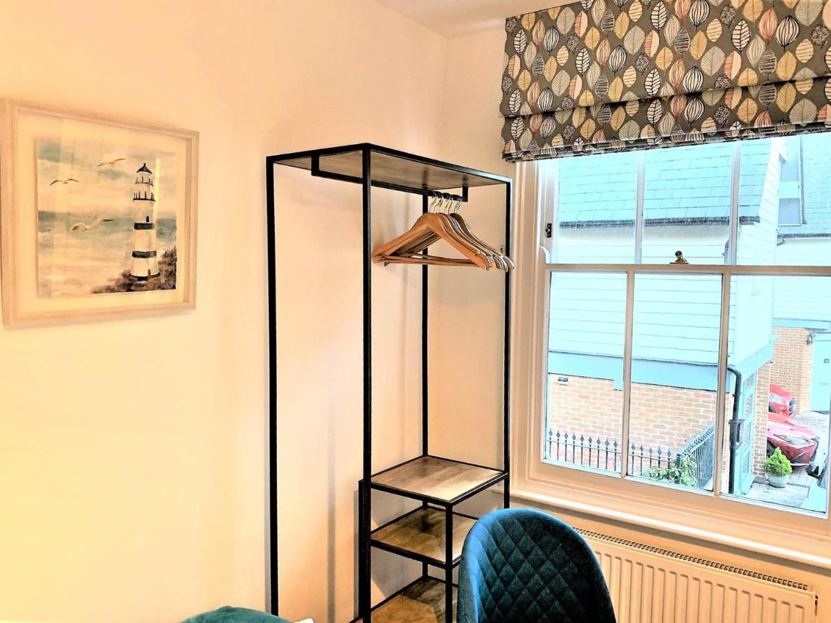 Riverside Channel5 "Holidays Homes In The Sun" Featured Central Canterbury Cottage With Free Parking Extérieur photo