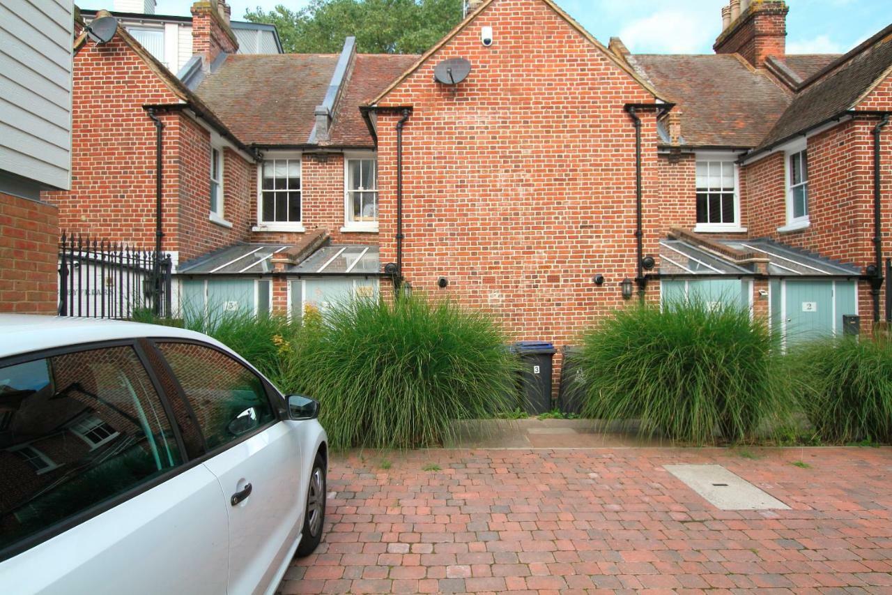 Riverside Channel5 "Holidays Homes In The Sun" Featured Central Canterbury Cottage With Free Parking Extérieur photo