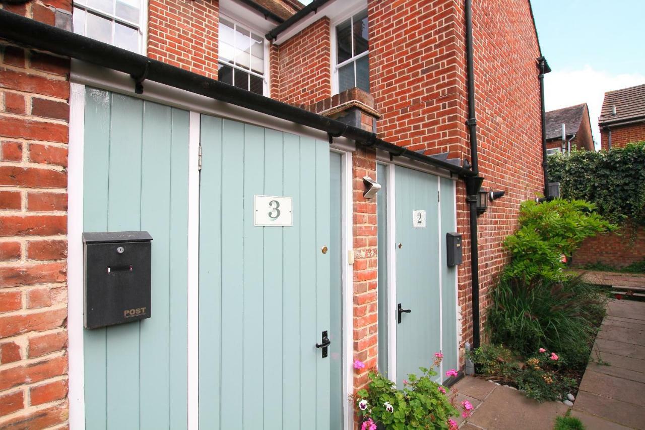 Riverside Channel5 "Holidays Homes In The Sun" Featured Central Canterbury Cottage With Free Parking Extérieur photo